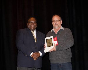 Bob Lingerfelt accepts 2019 IMAA President's Award